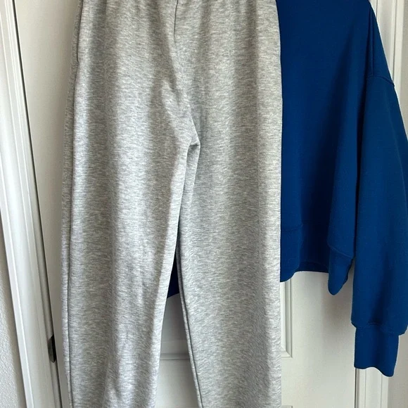 💙 Tiger Friday Set 💙 - Picture 5 of 8